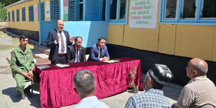 Вохӯрии саривақтӣ дар дар деҳаи Корвонгузари ҷамоати деҳоти Нурафшони ноҳияи Лахш