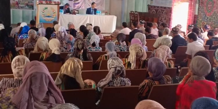 Идомаи вохӯриҳои вакил бо сокинони ноҳияи Фархор