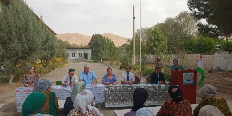 Идомаи вохӯриҳои судманд дар деҳаи Сомониён ҷамоати деҳоти Зафари ноҳияи Фархор