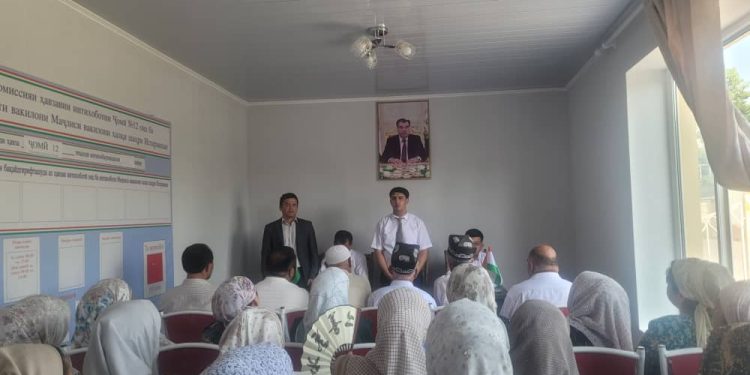 Вохӯрии сарвиақтӣ бо муҳоҷирони ба ватан бозгашта дар шаҳри Истаравшан