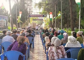 Вохӯрии судманди гурӯҳи тарғиботӣ бо сокинони касбу кори гуногун дар ноҳияи Шаҳринав