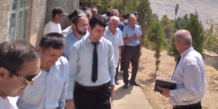 Мулоқоти судманд бо фаъолон дар шаҳри Турсунзода