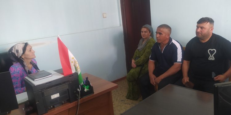 Вохӯрии судманд дар Раёсати Хадамоти муҳоҷират