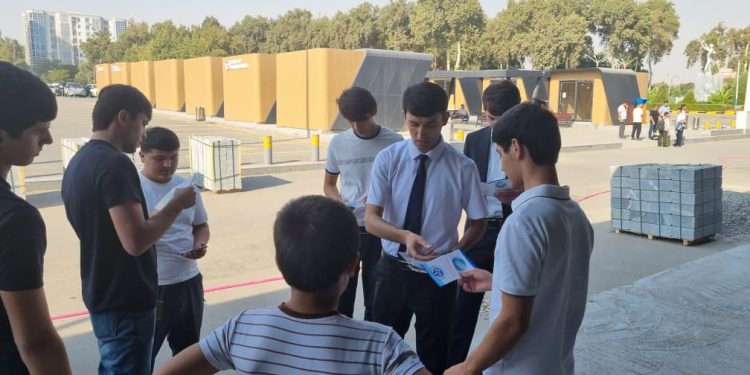 Корҳои фаҳмондадиҳӣ дар “Фурӯдгоҳи байналмилалии  шаҳри Душанбе” идома дорад