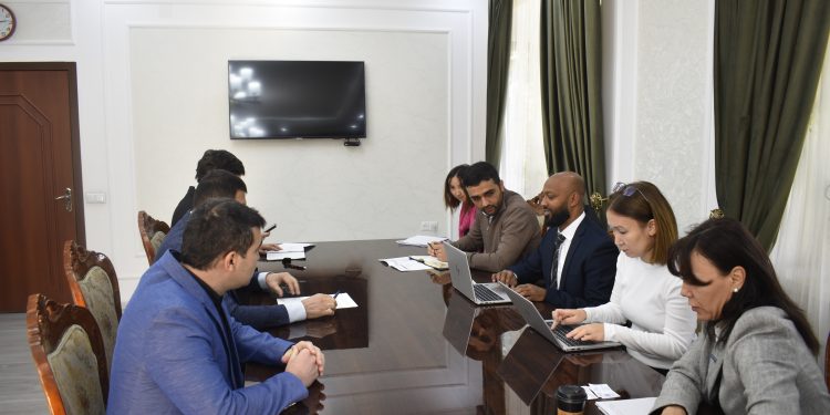 Вохӯрии судманд дар Хадамоти муҳоҷират