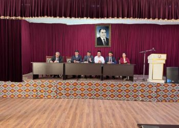 Мулоқоти масъулин бо сокинони маҳаллаи “Ваҳдат”-и шаҳри Хуҷанд