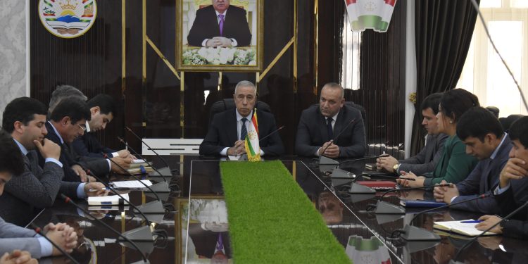 Дань уважения флагу — уважение к национальным ценностям