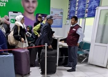 В “Международном аэропорту Куляба” продолжаются встречи и беседы с трудовыми мигрантами