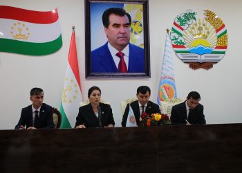 Конференсияи ноҳиявӣ таҳти унвони “Конститутсия ва нақши он дар ҳаёти ҷавонон”