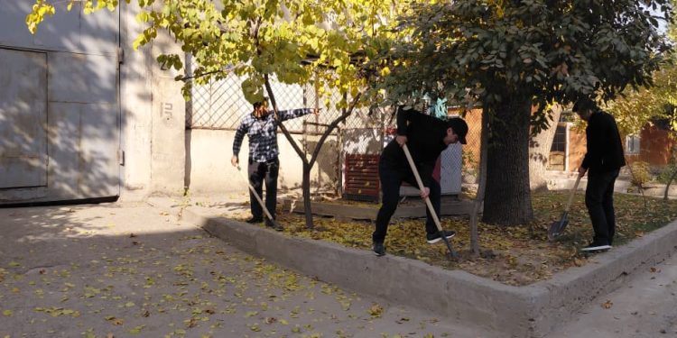 Коллективный субботник в Миграционной службе