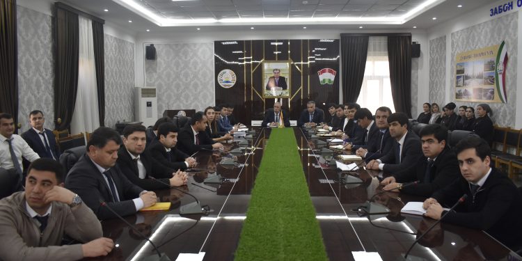 Коллективный просмотр Послания Президента Республики Таджикистан