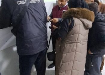 Ежедневно в “Международном аэропорту Куляба” продолжаются разъяснительные работы