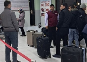 Вохӯриву суҳбатҳо бо муҳоҷирони меҳнатӣ дар “Фурудгоҳи байналмилалии  Кӯлоб”