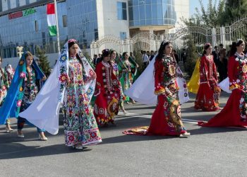 Национальная одежда — важная составляющая самосознания и национальной идентичности