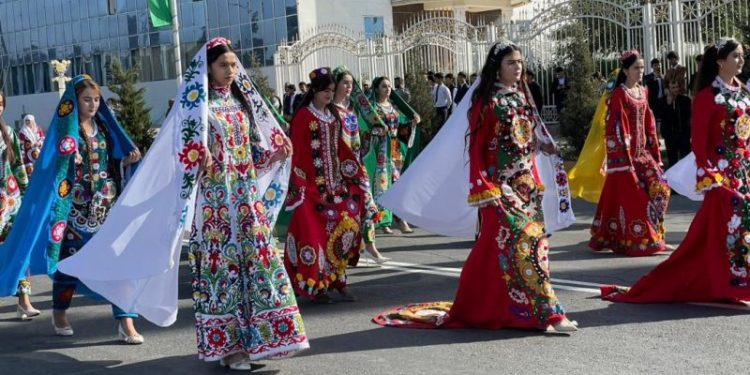 Национальная одежда — важная составляющая самосознания и национальной идентичности