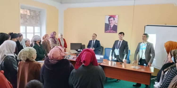 Своевременная встреча с возвращающимися мигрантами и домохозяйками в районе Шахритус