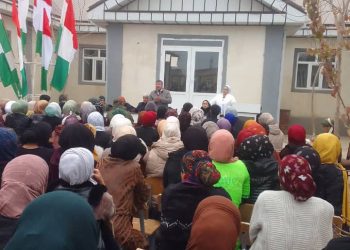 Вохӯрии гурӯҳи корӣ бо сокинони Ҷамоати деҳоти Фархори ноҳияи Фархор