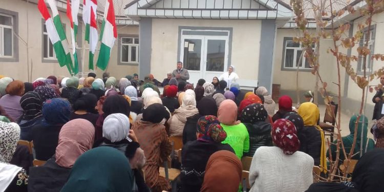 Вохӯрии гурӯҳи корӣ бо сокинони Ҷамоати деҳоти Фархори ноҳияи Фархор