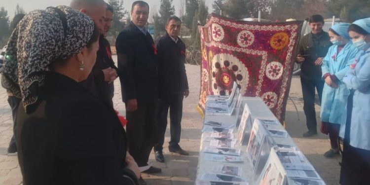 Акция по профилактике вируса иммунодефицита человека в Фархорском районе