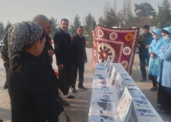 Аксия чорабинӣ вобаста ба пешгирии бемории вируси норасоии масунияти одам дар ноҳияи Фархор