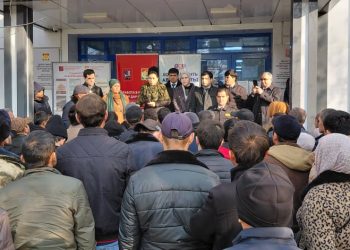 Плодотворная встреча с гражданами перед Многофункциональным  Миграционным центром