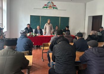 Своевременная встреча с жителями района Айни