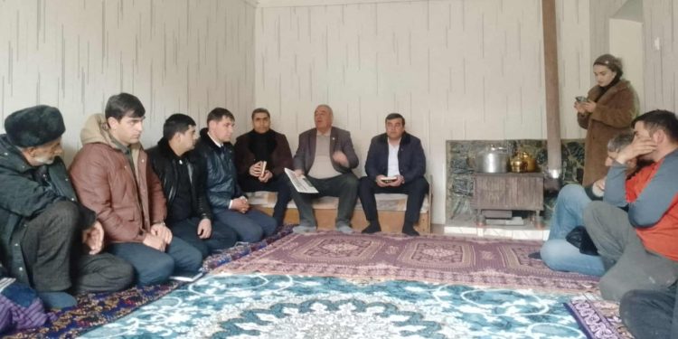 Вохӯрии судманд бо сокинони ноҳияи Ванҷ