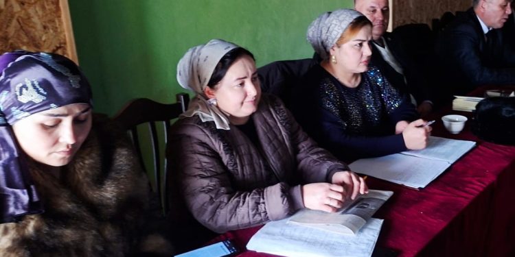 Вохӯрии гурӯҳи таблиғотӣ бо сокинони деҳаҳои Ҷамоати деҳоти Чашмасори ноҳияи Файзобод