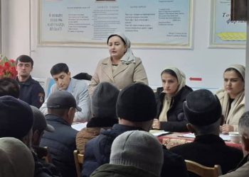 Проведение встреч и бесед с жителями различных профессий в Файзабадском районе