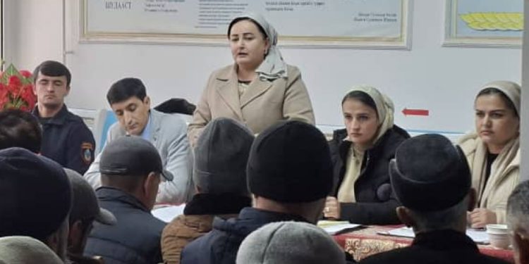 Баргузори суҳбату вохӯриҳо бо сокинони касбу кори гуногуни ноҳияи Файзобод