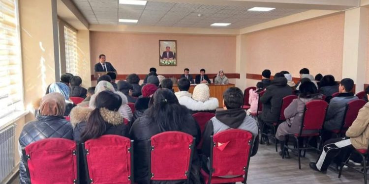 Вохӯрии саривақтӣ бо сокинони маҳаллаи Шарқи шаҳри Хуҷанд