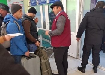 Суҳбату вохуриҳо бо шаҳрвандон дар “Фурудгоҳи байналмилалии Кулоб”