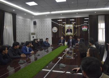 Вохӯрии судманд бо сафирони ҷавони Маркази захиравии муҳоҷирон (ICMPD) дар Хадамоти муҳоҷират