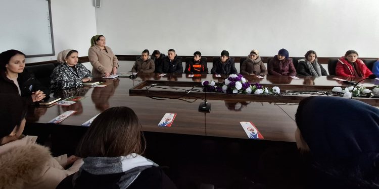 Круглый стол в Файзабадском районе