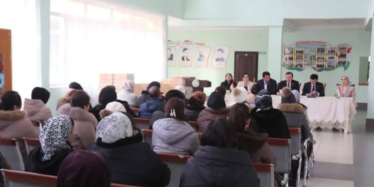 Вохӯрии саривақтӣ бо сокинони маҳаллаи “Темурмалик”-и шаҳри Хуҷанд