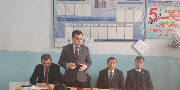 Продолжение разъяснительной работы с жителями и членами семей трудовых мигрантов в Варзобском районе