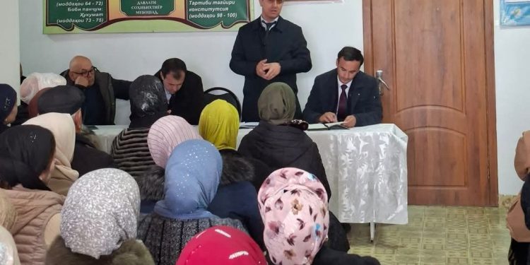 Баргузории суҳбату самимӣ дар ноҳияи Фархор