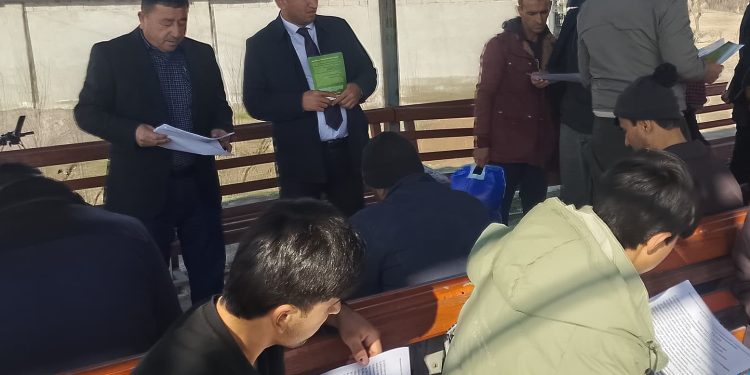 Вохӯрии саривақтӣ бо шаҳрвандон дар шаҳри Бохтар