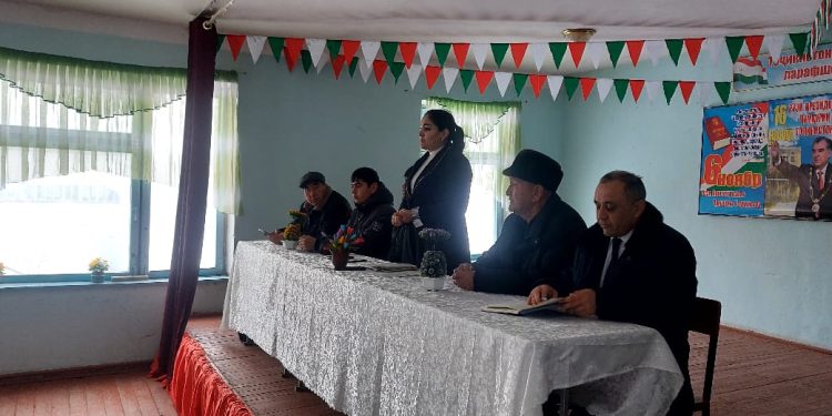 Вохӯрии навбатӣ бо сокинони Ҷамоати деҳоти Навбаҳори ноҳияи Кӯҳистони Мастчоҳ