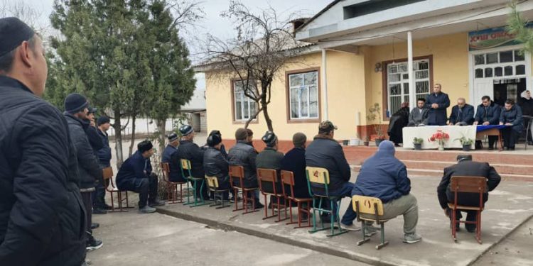 Плодотворная встреча рабочей группы с жителями различных профессий города Турсунзода