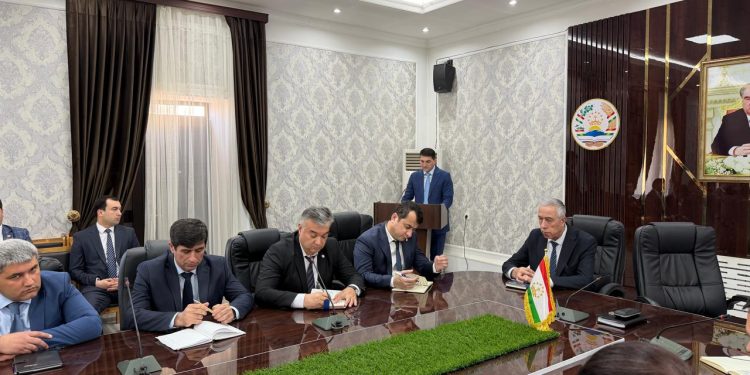 Чорабинии тантанавӣ бахшида ба Рӯзи таъсисёбии қувваҳои мусаллаҳ