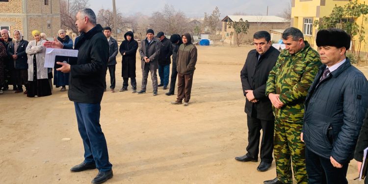 Вохӯрии гурӯҳи корӣ бо сокинони Ҷамоати деҳоти Заркамари ноҳияи Қубодиён