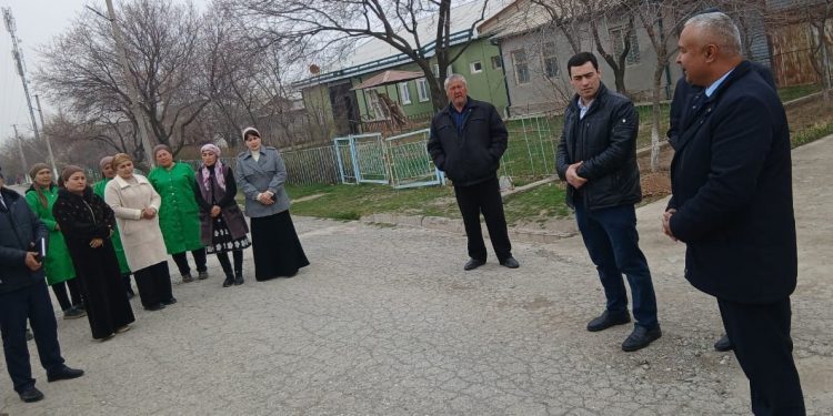 Вохӯрии саривақтӣ бо сокинони ноҳияи Деваштич