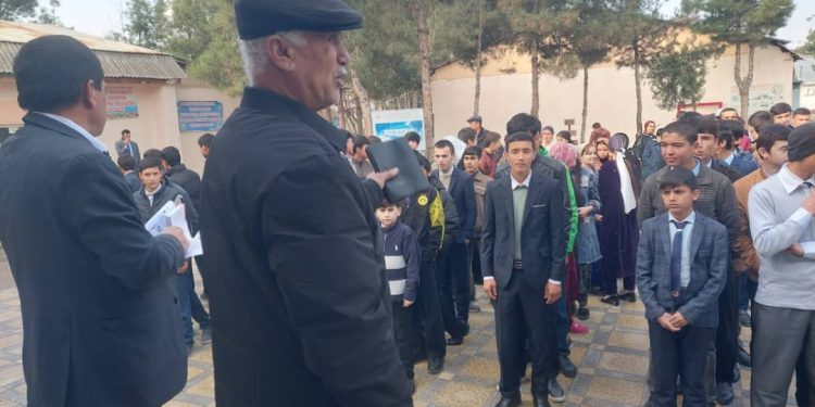 Мулоқоти бо омӯзгорон ва хонандагони Литсейи касби техникии ноҳияи Фархор