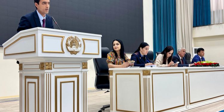 Бурдани корҳои фаҳмондадиҳӣ миёни сокинони ноҳияи Фирдавсии шаҳри Душанбе