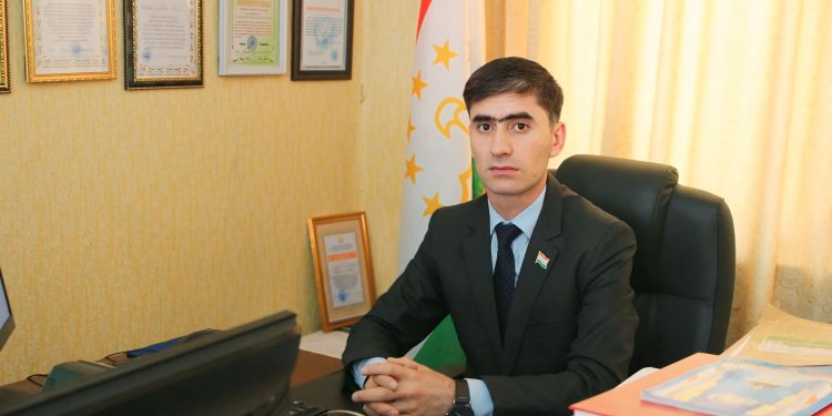 Ҷашни Наврӯз яке аз ҷашнҳои бостонӣ, муътабар ва муқаддас мебошад