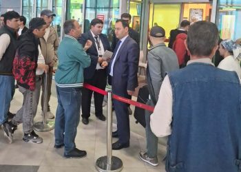 Суҳбату вохӯрӣ бо муҳоҷирони меҳнатӣ дар “Фурудгоҳи байналмилалии шаҳри Душанбе”