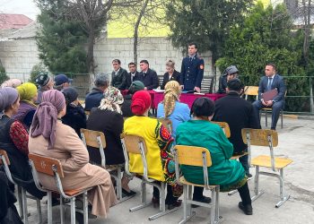 Вохӯрии навбатӣ бо сокинони маҳаллаи Озодии ноҳияи Синои шаҳри Душанбе