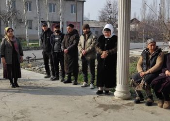 Вохӯриву суҳбатҳо бо сокинони Ҷамоати деҳоти Гулхонаи ноҳияи Ҷаббор Расулов