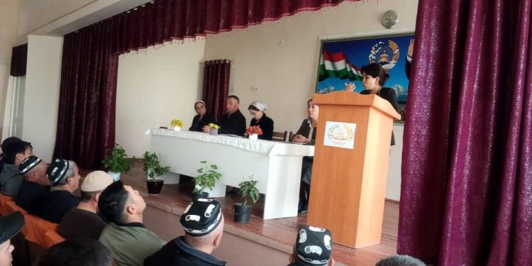 Вохӯрӣ бо сокинони Ҷамоати деҳоти Кӯлканди шаҳри Исфара